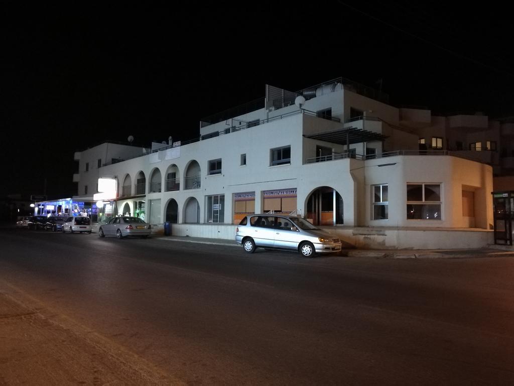 Siamese Villa Paralimni Exterior photo
